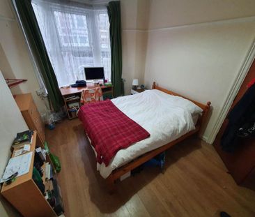 5 bedroom house to rent - Photo 2