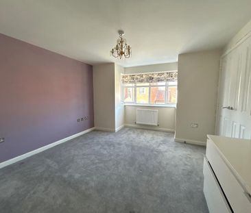 4 bedroom detached house to rent - Photo 2
