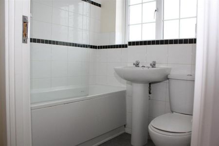 2 bedroom terraced house to rent - Photo 4