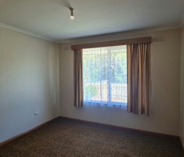 Neat & Tidy 2 Bedroom Unit - Photo 2