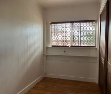 Coastal Cottage with Character - Photo 2