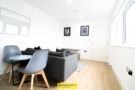 2 bedroom flat to rent - Photo 2
