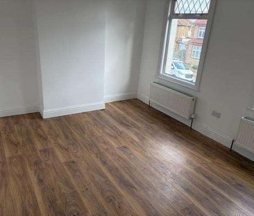 Felixstowe Road, Edmonton, N9 - Photo 4