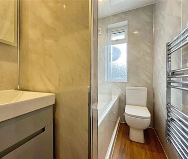 Warwick Avenue, Egham, Surrey, TW20 8LS - Photo 1