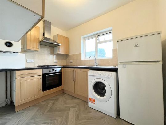 2 Bedroom Maisonette - Garden To Let - Photo 1