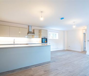 2 bed Ground Floor Flat for rent - Photo 4