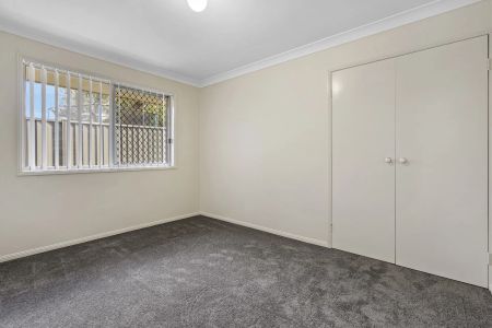 Four bedroom home with air conditioning on large block.. - Photo 3