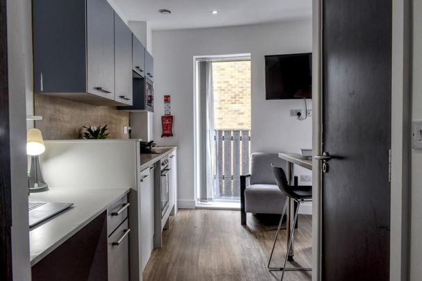 Studio to rent - Photo 1