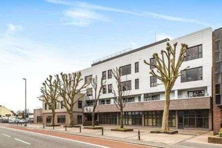 Staines Road West, Sunbury-on-thames, TW16 - Photo 2