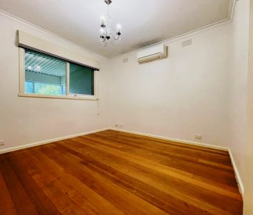 3 Bed, 1 Bath - Photo 4