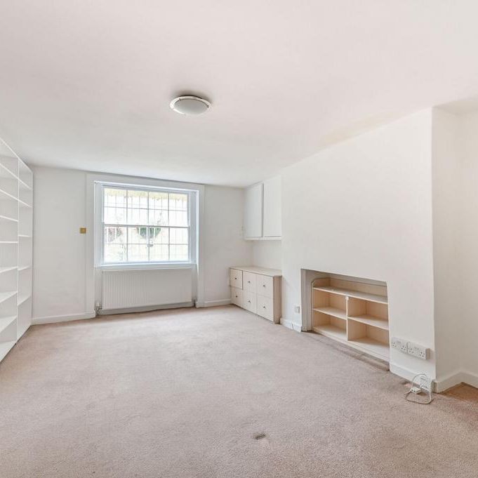 4 bedroom end of terrace house to rent - Photo 1