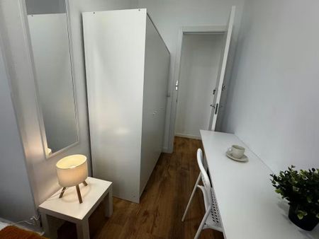 Calle de Francisco Ricci, Madrid, Community of Madrid 28015 - Photo 3