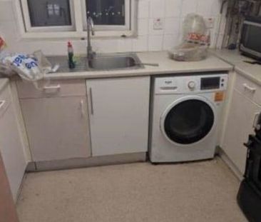 Room in a Shared Flat, Horatio Place, E14 - Photo 3