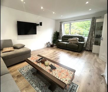 3 Bed Detached House, Shaftesbury Avenue, SO17 - Photo 2