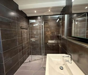 2.5 Zimmer, 110 m², 2. Stock - Photo 2