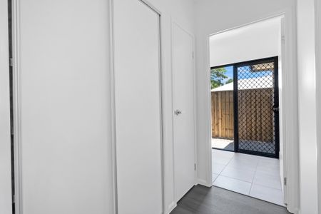 CUSTOM BUILT AND DESIGNED HOME WITH UPGRADED FINISHES! - Photo 3