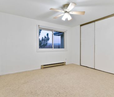 For Lease - 270 Brittany Drive Unit# 406, Manor Park - Cardinal Gle... - Photo 6