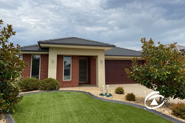 34 Skylark Boulevard, 3978, Clyde North Vic - Photo 1