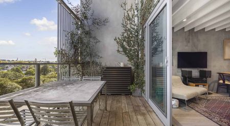 Urban Sanctuary - Photo 2