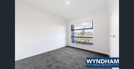 Comfortable Living with Park Views - Photo 4