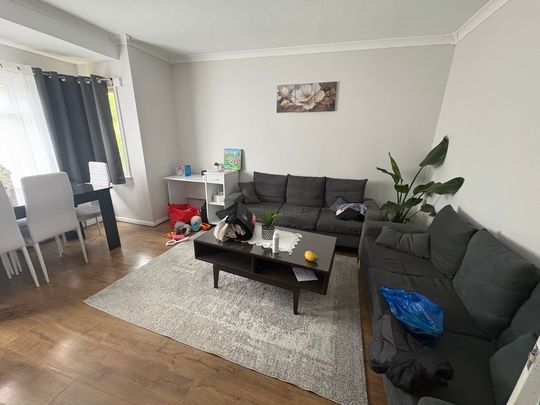 Chestnut Close, West Drayton - Photo 1
