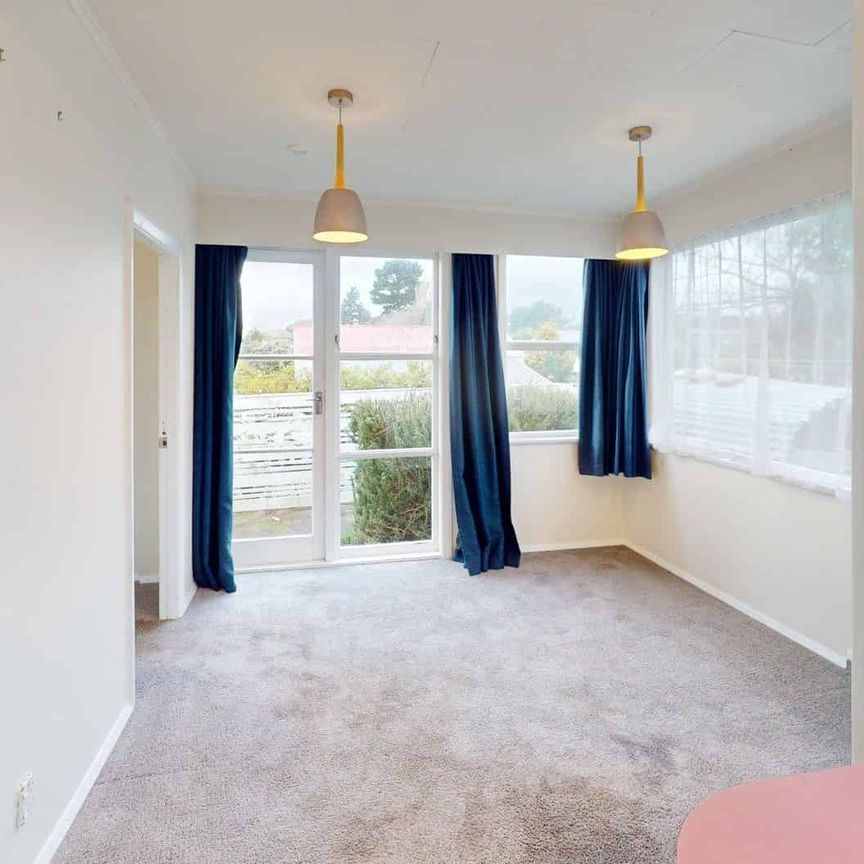 Raumati South - 3 Bedrooms - Photo 1