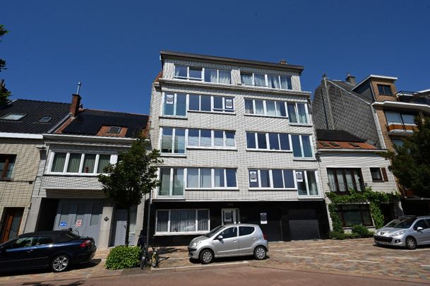 CENTRAAL GELEGEN 2-SLAAPKAMER APPARTEMENT TE HUUR MET STAANPLAATS IN RESIDENTIE CEDER - Photo 1