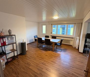 3.5 Zimmer-WHG inkl. 1x PP grosszügig und teilsaniert - Photo 2