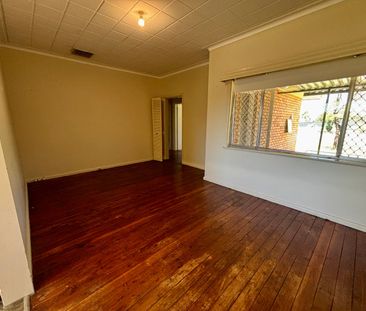 3 BEDROOM HOME - SOUTH TAMWORTH - Photo 4