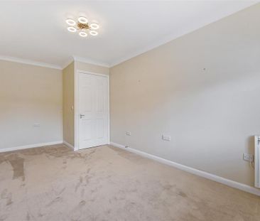2 bedroom retirement property to rent - Photo 3