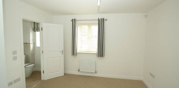 3 bedroom apartment to rent - Photo 2