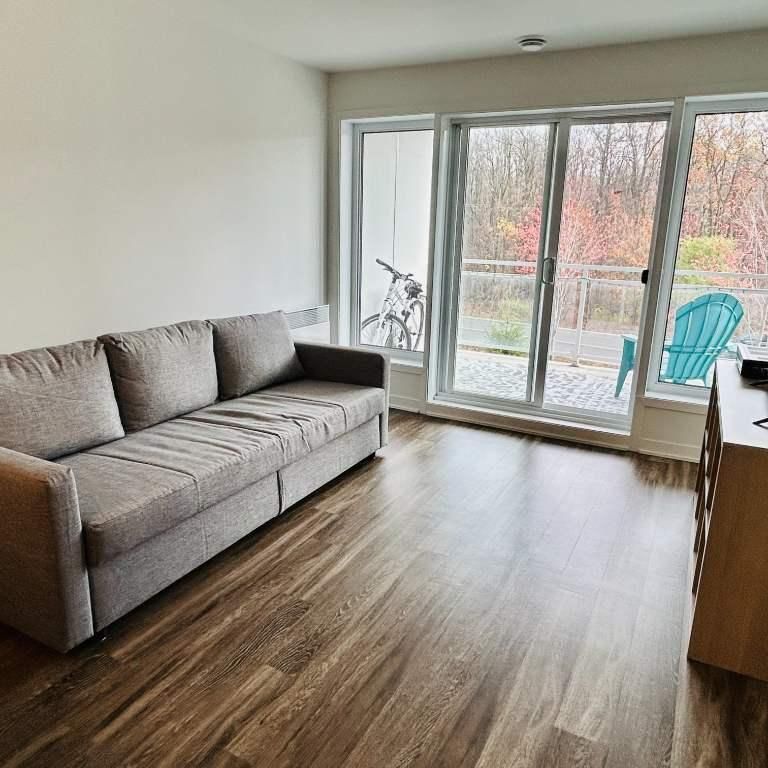 Magnifique 3 ½ + espace bureau TOUT INCLUS - lumineux - stationnement : 1535$/mois - Photo 1