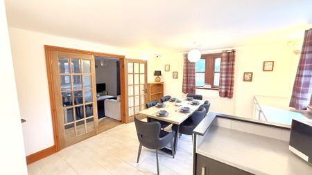 Sharoe Green Lane, Preston - Photo 2