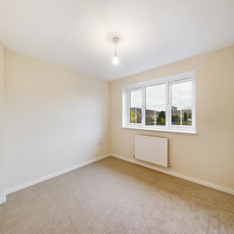 4 bedroom detached house to rent - Photo 1