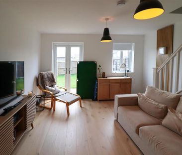 2 bedroom semi-detached house to rent - Photo 5