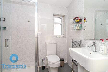 4 bed Mid Terraced House for Rent - Photo 3