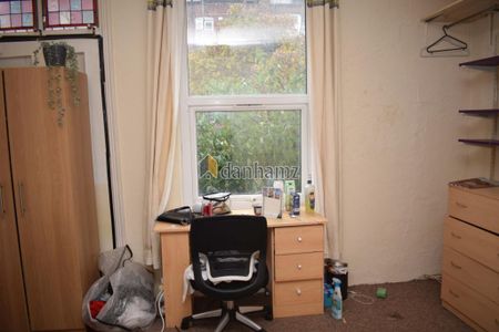 6 bedroom house to rent - Photo 2