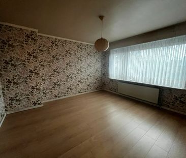 Verzorgde woning met twee slaapkamers, tuintje en garage. - Photo 2