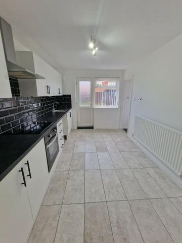 2 bedroom terraced house to rent - Photo 5