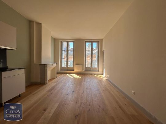Location Appartement 2 pièces 41m² MARSEILLE 1er - Photo 1
