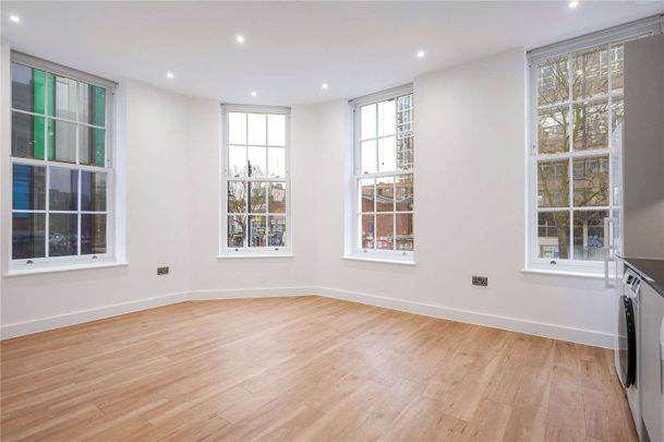 A newly refurbished first floor two bedroom flat with a separate study. - Photo 1