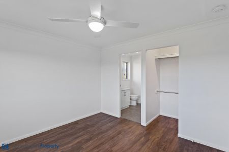 Beautiful three bedroom home in quite location ready to go - Just needs you! - Photo 2