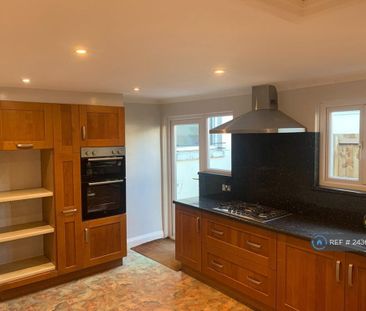 4 bedroom maisonette to rent - Photo 6