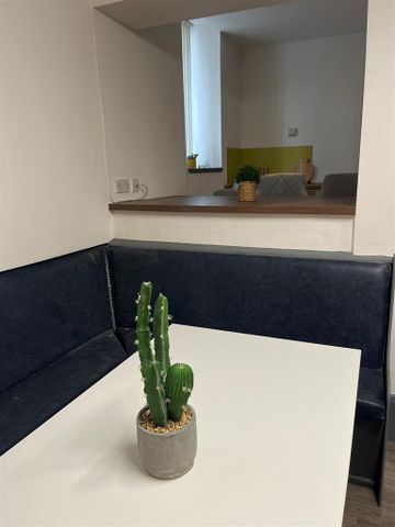 9 bedroom private hall to rent - Photo 2