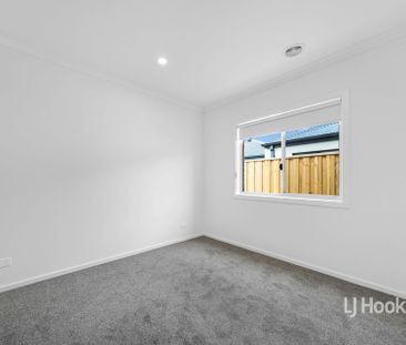 29 Imitation Road, Tarneit VIC, Belconnen - Photo 2