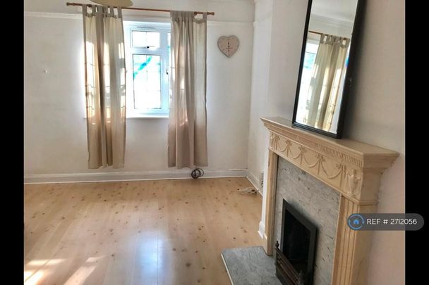 3 bedroom flat to rent - Photo 1