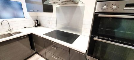 1 bedroom in a house share to rent - Photo 3