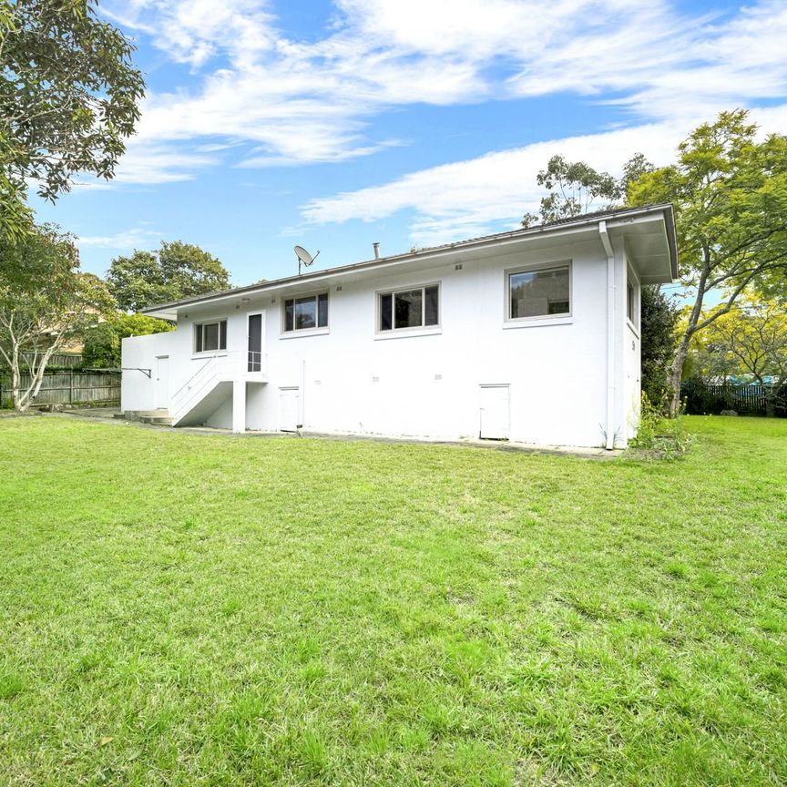 Modern family living in a sought-after St Ives pocket - Photo 1