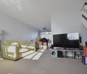 3 bedroom end of terrace house to rent - Photo 1