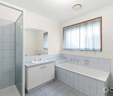“Spacious Family Home in Berwick - 3 Bedrooms, 2 Bathrooms” - Photo 1